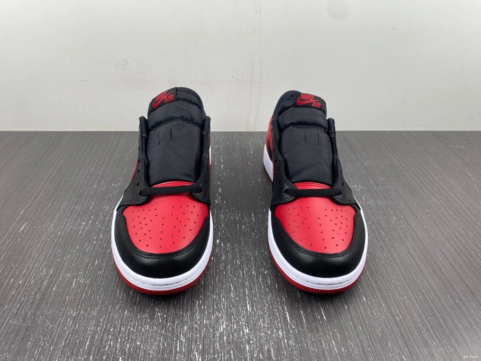 1 (2015) Low Jordan 705329-001 Bred - Retro 0207